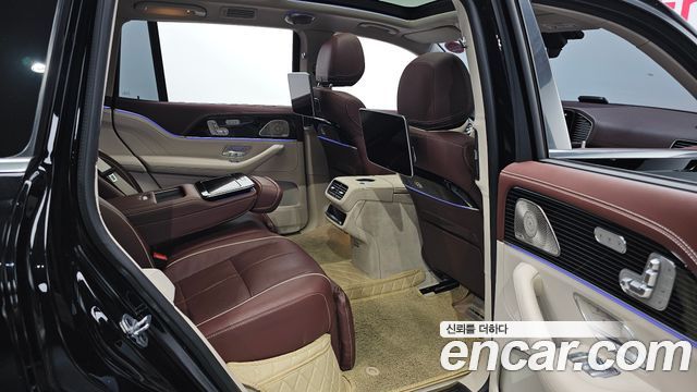 Mercedes-Benz GLS-Class 2023 — photo 16