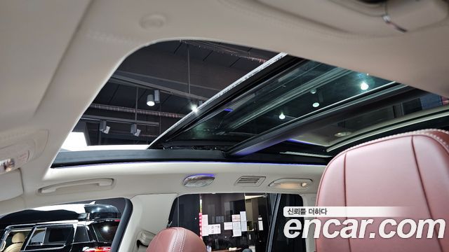 Mercedes-Benz GLS-Class 2023 — photo 33