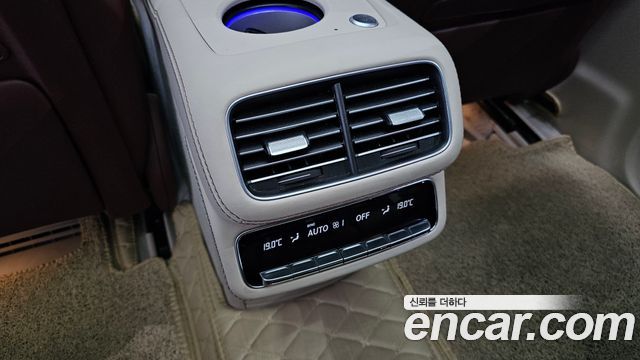 Mercedes-Benz GLS-Class 2023 — photo 38