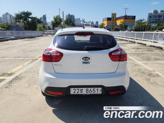 Kia pride 2014 — photo 3