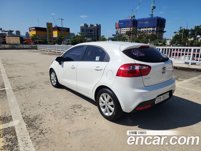 Kia pride 2014 — photo 4