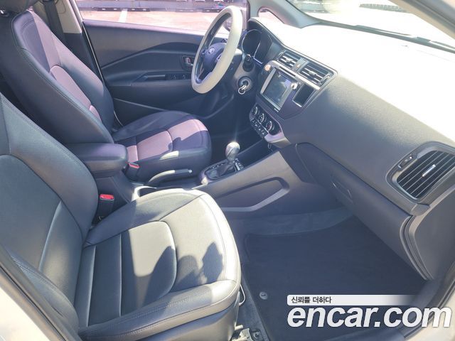 Kia pride 2014 — photo 12