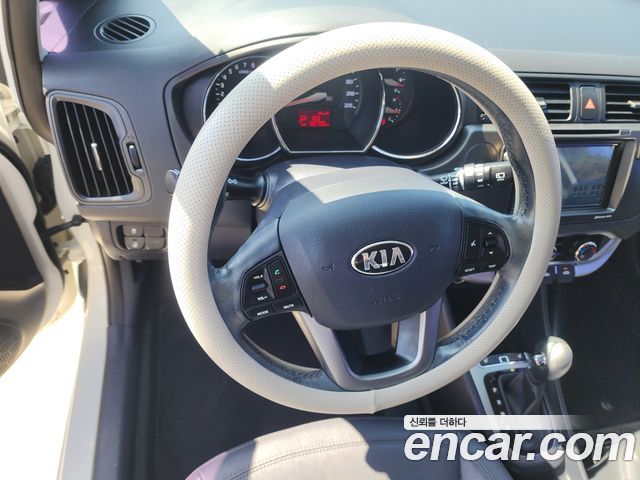 Kia pride 2014 — photo 14