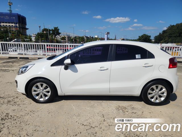 Kia pride 2014 — photo 17