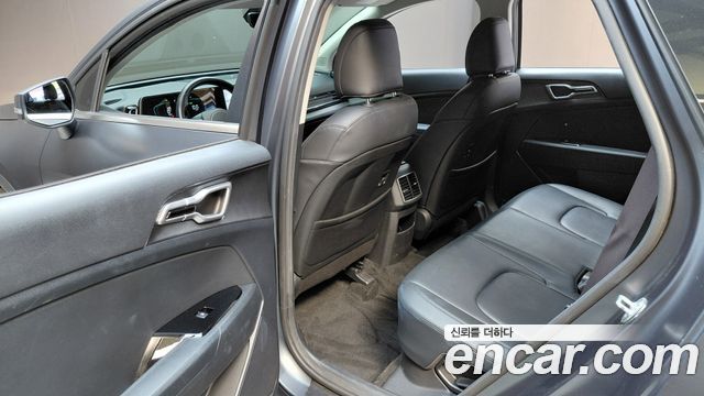 Kia Sportage 2023 — photo 18