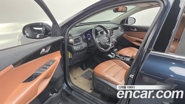 Kia Sorento 2018 — photo 13