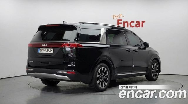 Kia Canival 2023 — photo 2