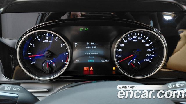 Kia Canival 2023 — photo 11