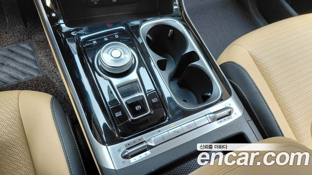 Kia Canival 2023 — photo 12