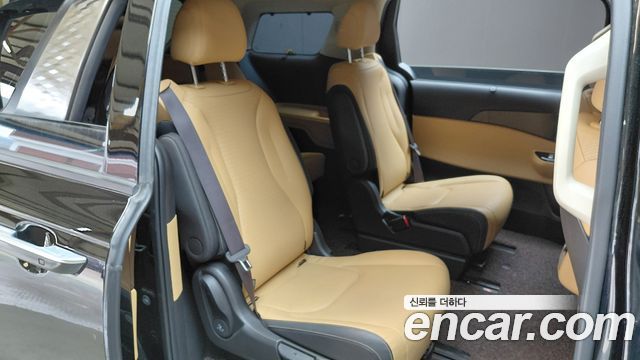 Kia Canival 2023 — photo 17