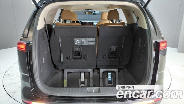 Kia Canival 2023 — photo 24