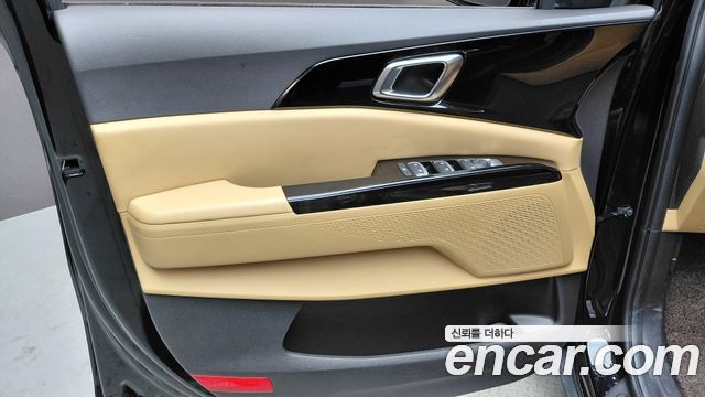 Kia Canival 2023 — photo 25