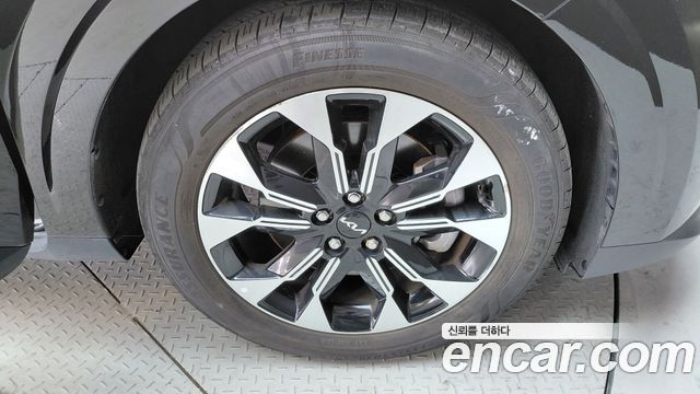 Kia Canival 2023 — photo 26