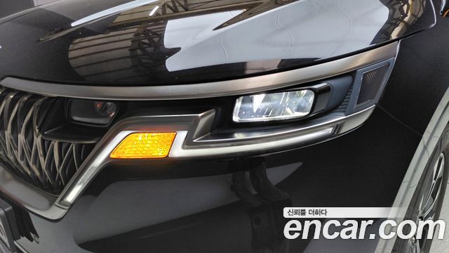 Kia Canival 2023 — photo 8