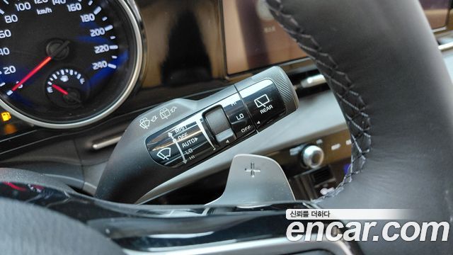 Kia Canival 2023 — photo 30