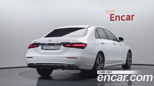 Mercedes-Benz E-Class 2021 — photo 2