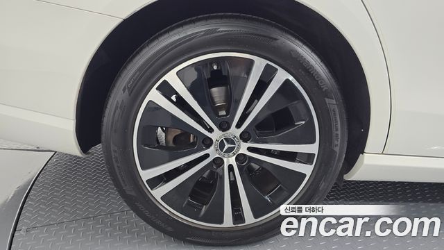 Mercedes-Benz E-Class 2021 — photo 5