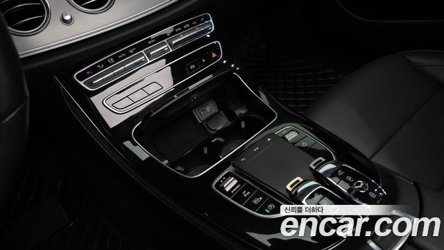 Mercedes-Benz E-Class 2021 — photo 23