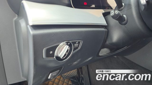 Mercedes-Benz E-Class 2021 — photo 26