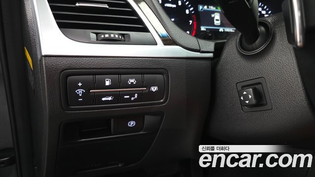 Genesis G80 2017 — photo 17