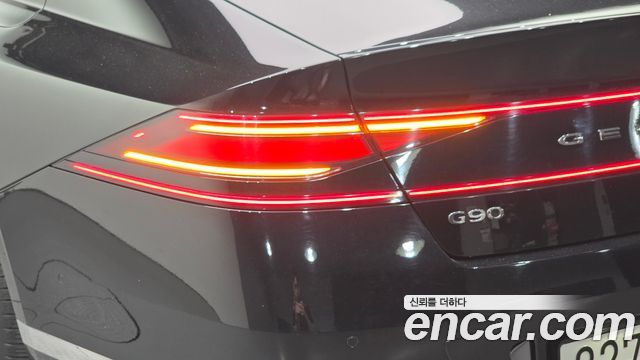 Genesis G90 2022 — photo 9