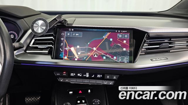 Audi Q4 e-tron 2023 — photo 20