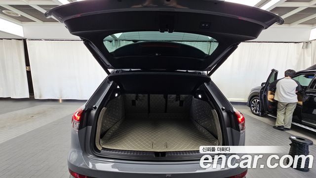 Audi Q4 e-tron 2023 — photo 26