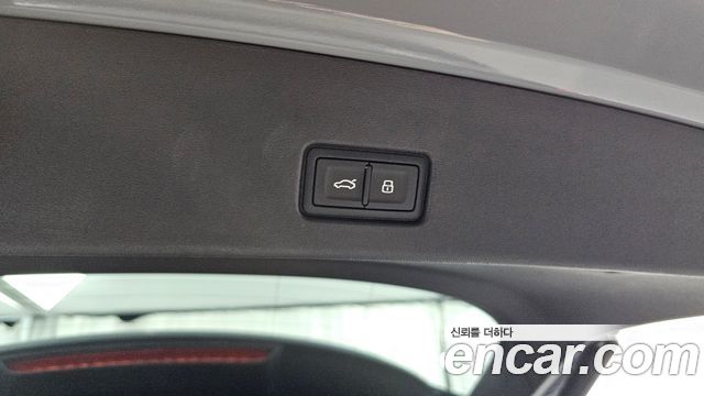 Audi Q4 e-tron 2023 — photo 30
