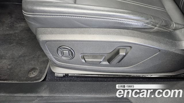 Audi Q4 e-tron 2023 — photo 31