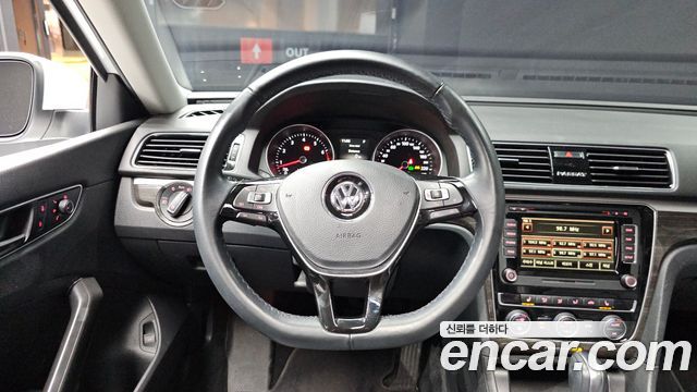 Volkswagen Passat 2018 — photo 19