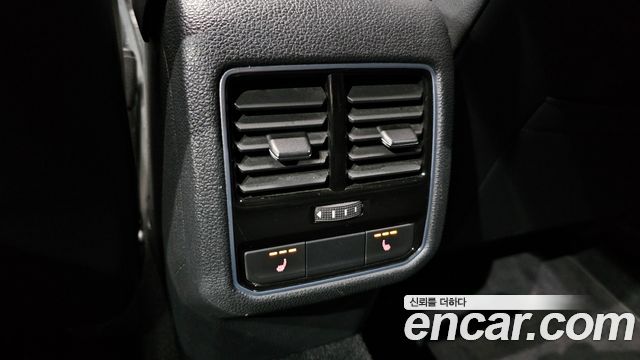 Volkswagen Passat 2018 — photo 25