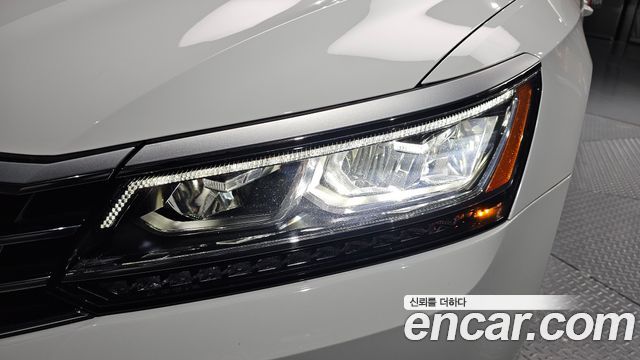 Volkswagen Passat 2018 — photo 8
