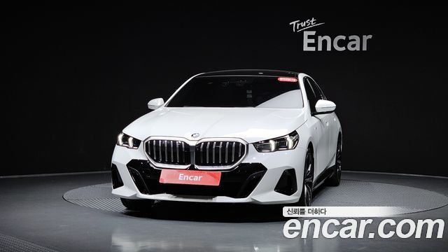 BMW 5-Series 2024 — photo 3