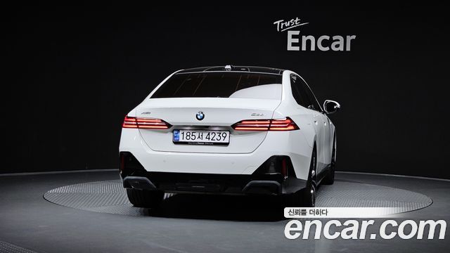 BMW 5-Series 2024 — photo 4