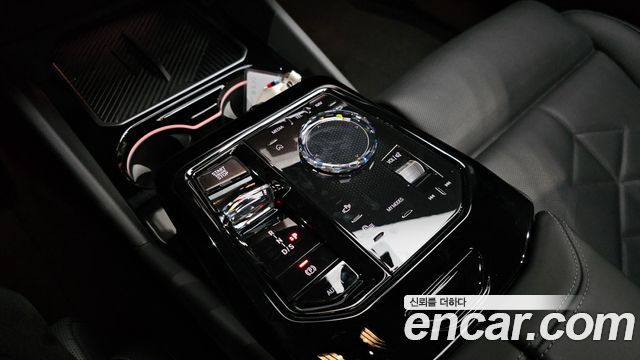 BMW 5-Series 2024 — photo 12