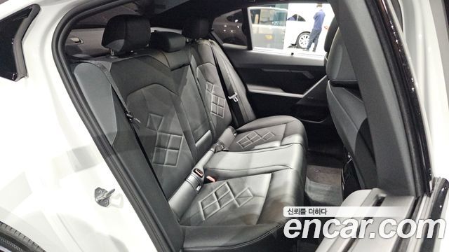 BMW 5-Series 2024 — photo 17