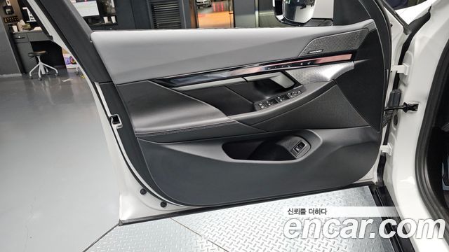 BMW 5-Series 2024 — photo 14