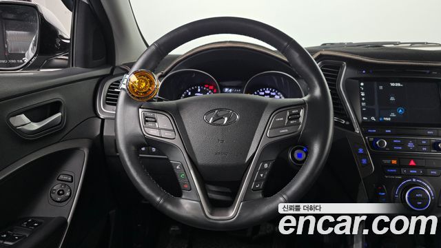 Hyundai Santafe 2016 — photo 19