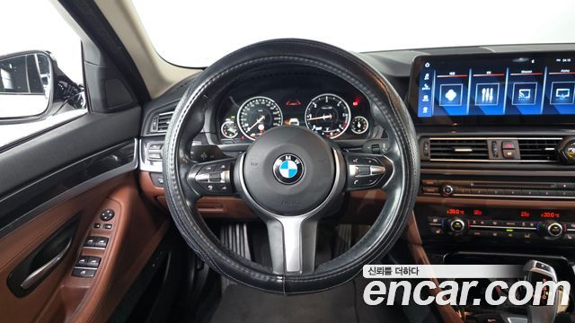 BMW 5-Series 2016 — photo 13