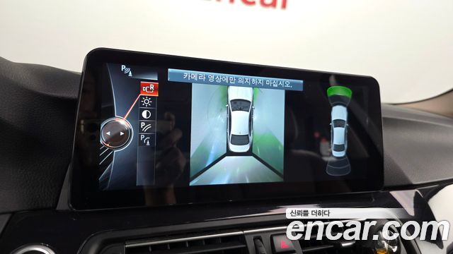 BMW 5-Series 2016 — photo 15