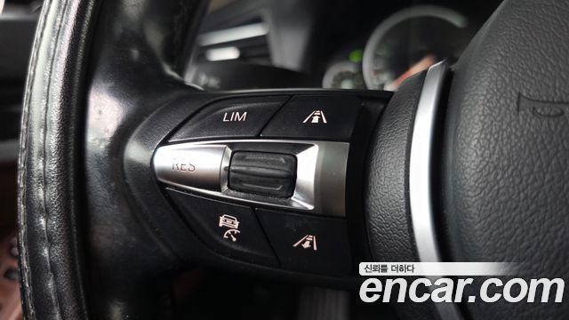 BMW 5-Series 2016 — photo 18