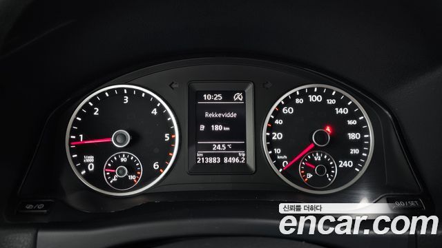 Volkswagen Tiguan 2016 — photo 8