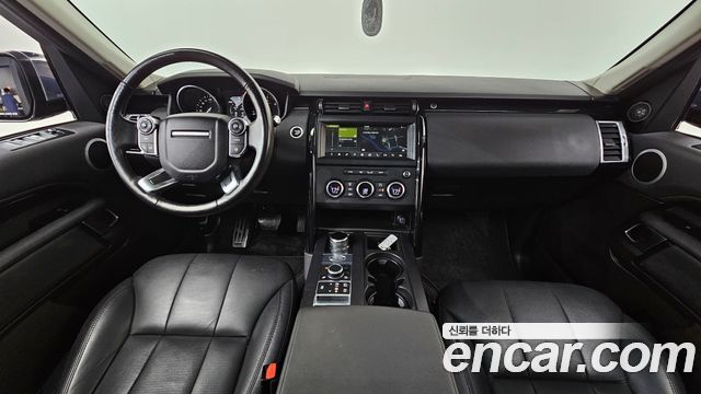 Land Rover Discovery 2018 — photo 10