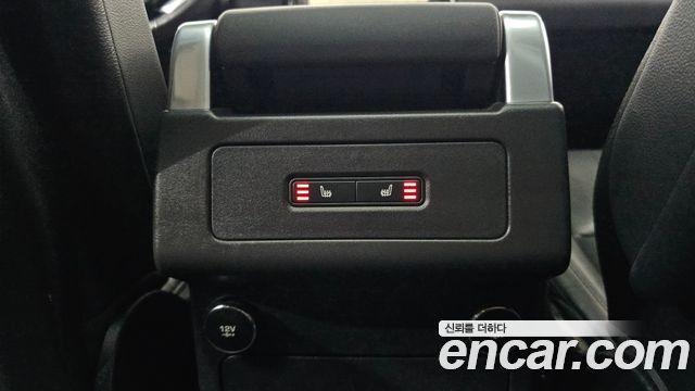 Land Rover Discovery 2018 — photo 22