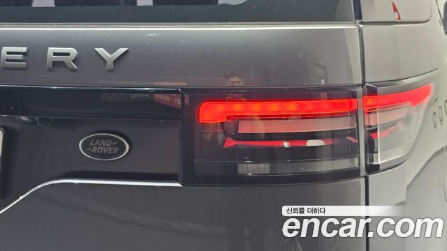 Land Rover Discovery 2018 — photo 9
