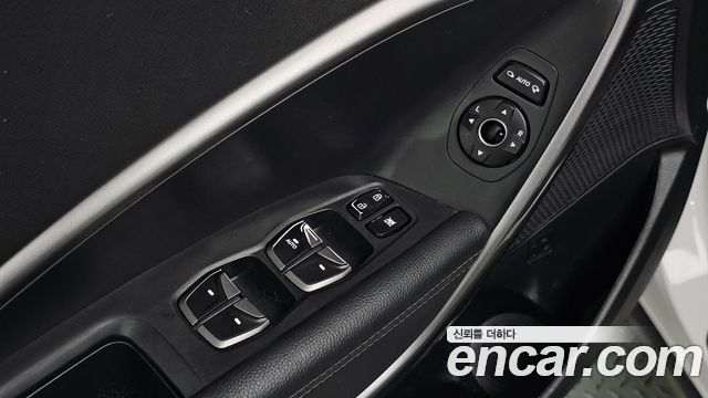 Hyundai Santafe 2017 — photo 30