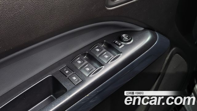 Chevrolet Korea Colorado 2021 — photo 11