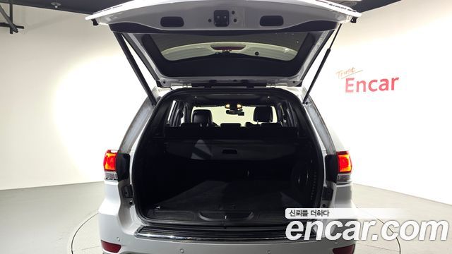 Jeep Cherokee 2021 — photo 18