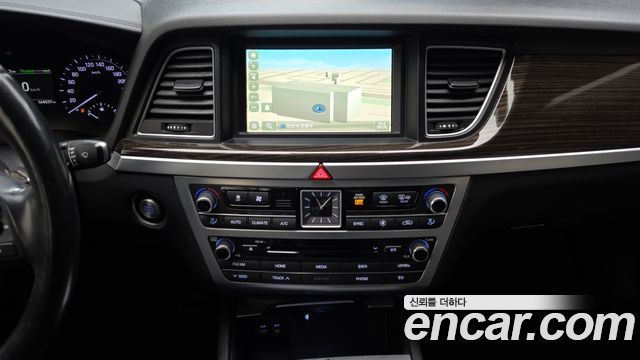 Genesis G80 2018 — photo 18
