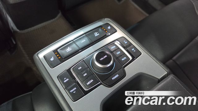 Genesis G80 2018 — photo 22